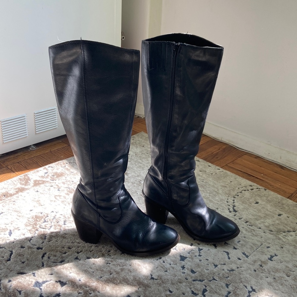 Seychelles heeled zip up boot